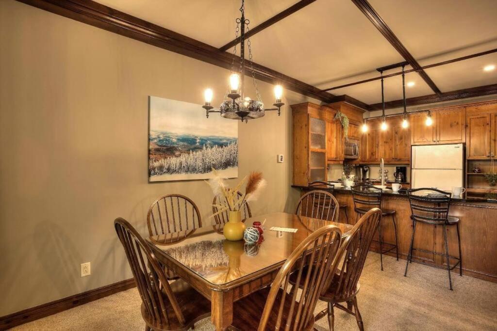 Les Manoirs Wpool & Hot Tub Near Village 110-7 Mont-Tremblant Exteriör bild